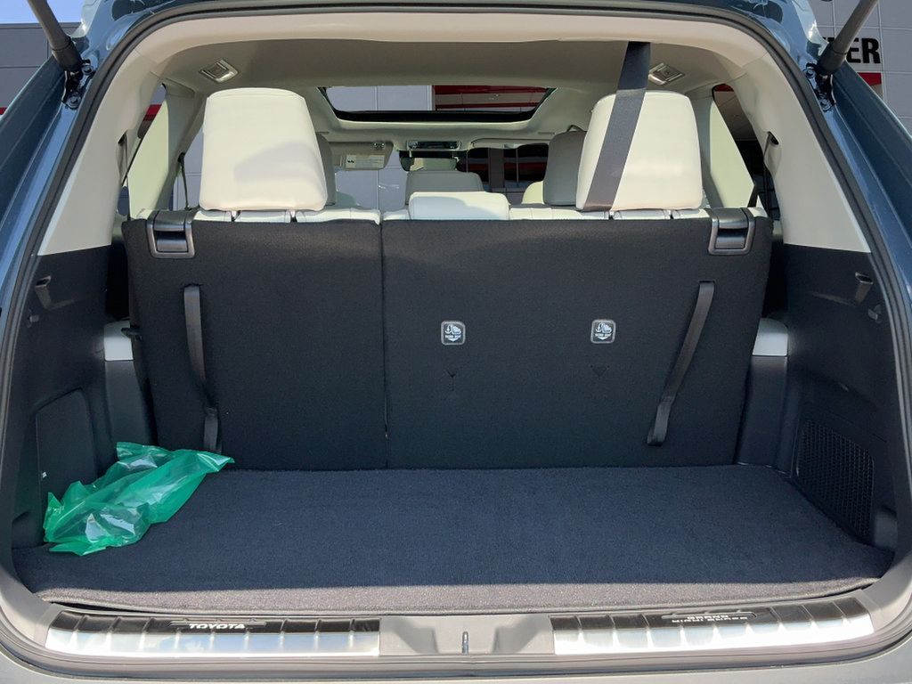 New 2026 Toyota Grand Highlander FWD image 18