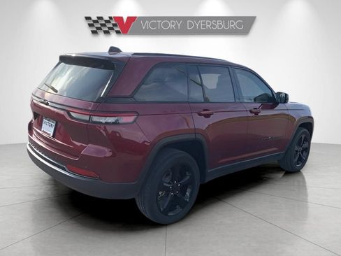 Used 2023 Jeep Grand Cherokee Altitude AWD/4WD image 8