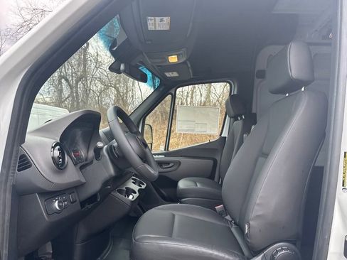 New 2025 Mercedes-Benz Sprinter 2500 image 9