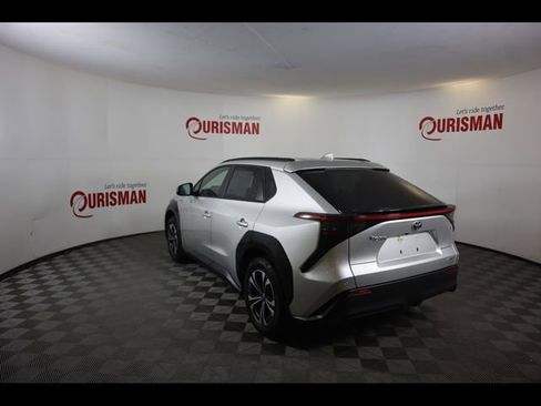 Used 2023 Toyota bZ4X XLE w/ Weather Package image 4