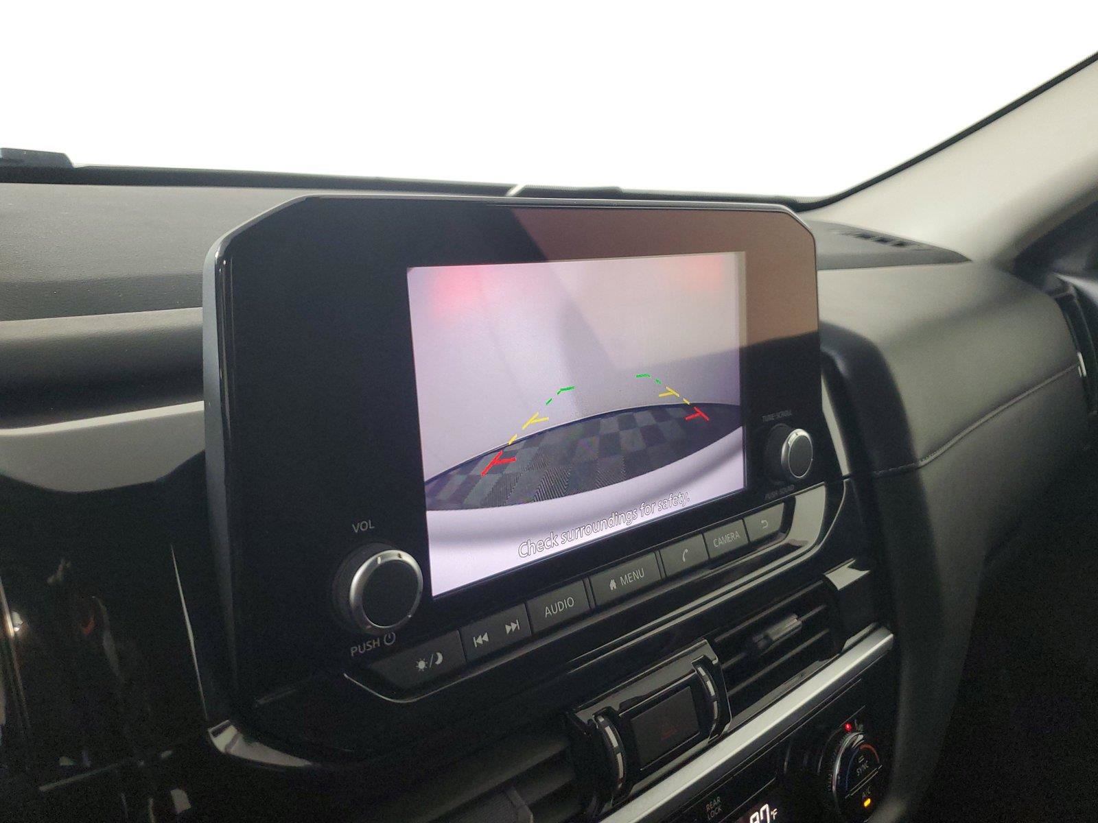 Used 2025 Nissan Pathfinder SV FWD image 27
