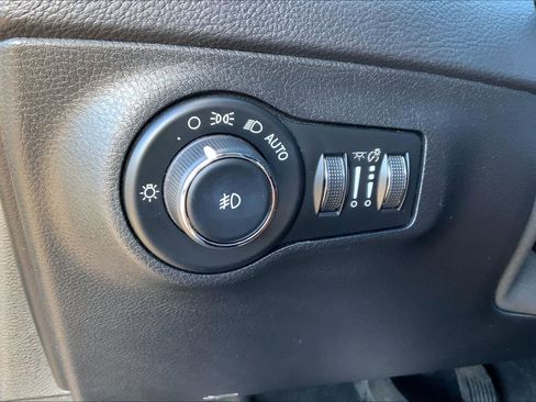 Used 2018 Jeep Compass Altitude image 28
