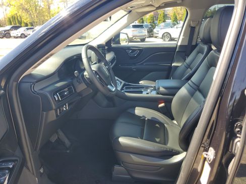 Certified 2024 Lincoln Aviator AWD w/ Premium Package image 12
