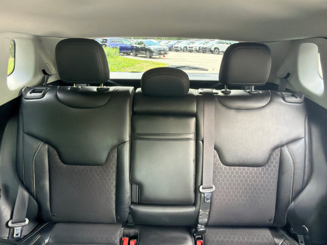 Used 2018 Jeep Compass Latitude w/ Popular Equipment Group AWD/4WD image 37