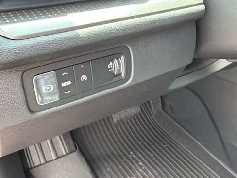 New 2026 Chevrolet Traverse LT w/ Sun and Wheel Package FWD image 21