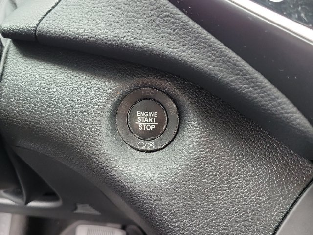 Used 2019 Jeep Cherokee Limited FWD image 22