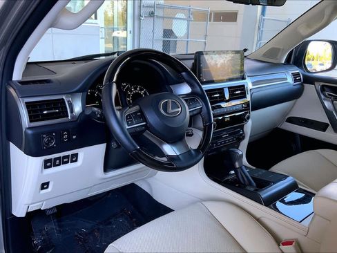 Used 2023 Lexus GX 460 Premium image 17