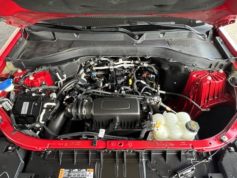 Used 2022 Ford Explorer XLT image 35