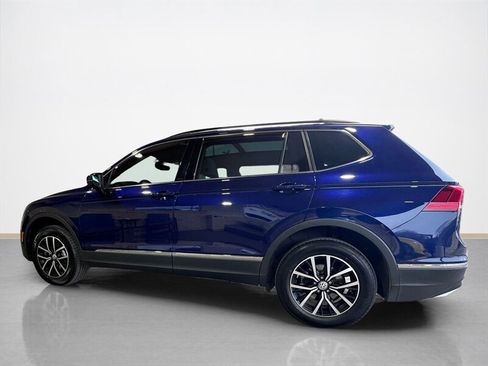 Used 2021 Volkswagen Tiguan SE w/ Panoramic Sunroof Package image 7