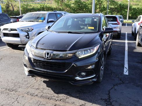 Used 2019 Honda HR-V Sport image 3