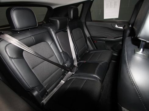 Used 2025 Ford Escape SE w/ Class II Trailer Tow Package FWD image 24