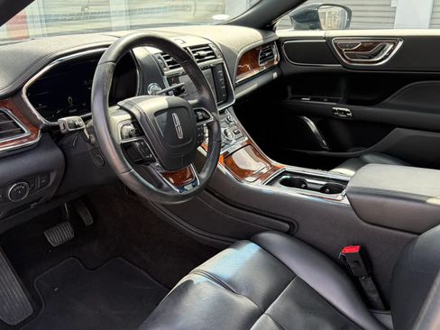 Used 2019 Lincoln Continental Select w/ Continental Climate Package AWD/4WD image 10