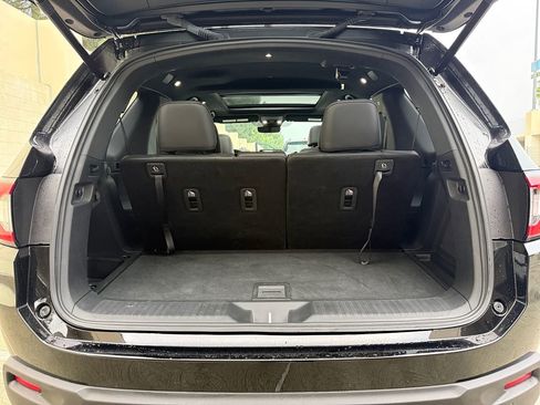 Used 2025 Honda Pilot TrailSport image 17
