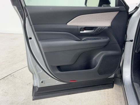 Used 2024 Toyota Grand Highlander Platinum image 20