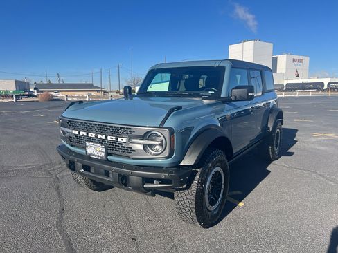 Used 2022 Ford Bronco Badlands image 9