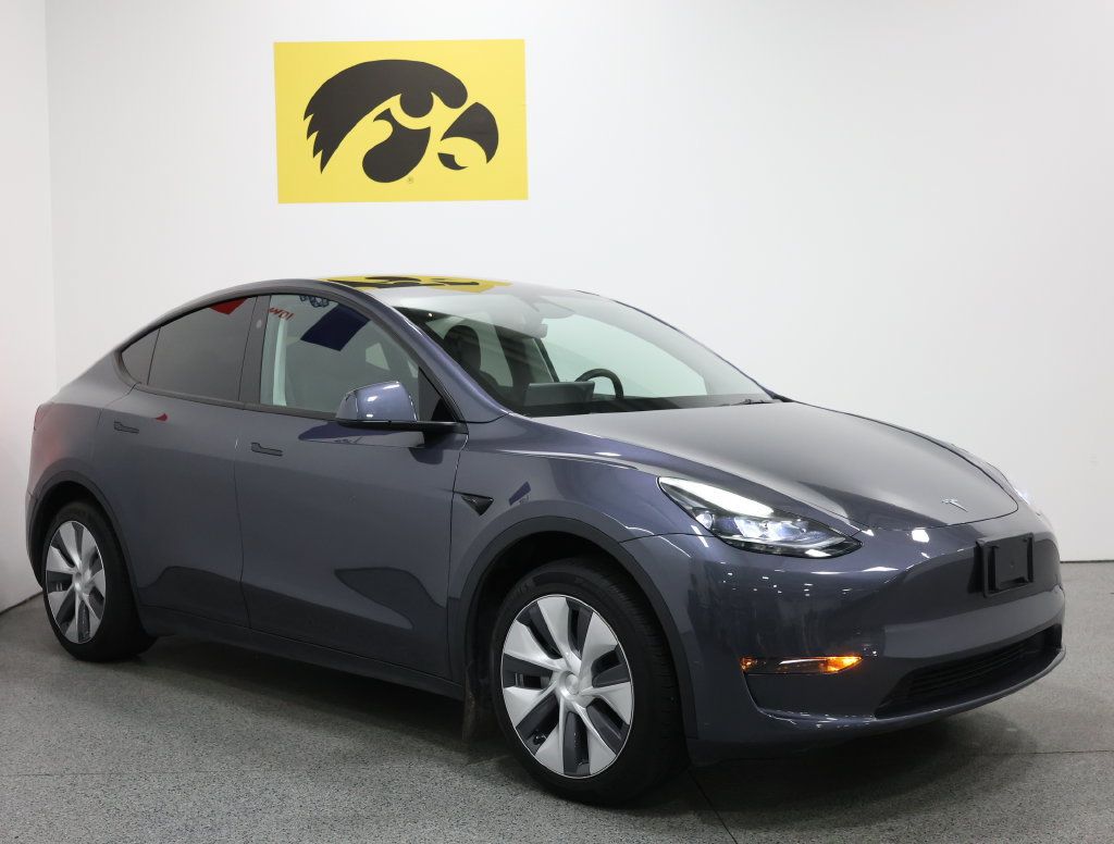 Used 2023 Tesla Model Y 2WD image 6