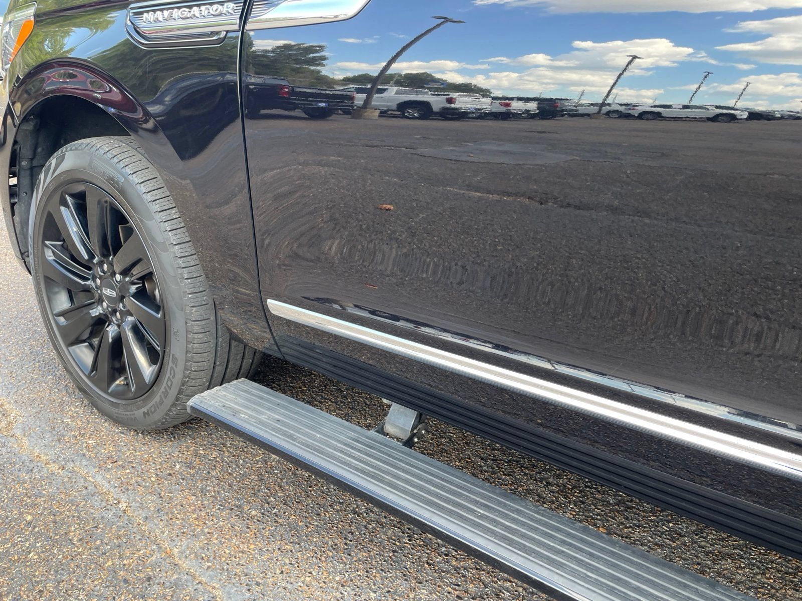 Used 2024 Lincoln Navigator Reserve AWD/4WD image 13