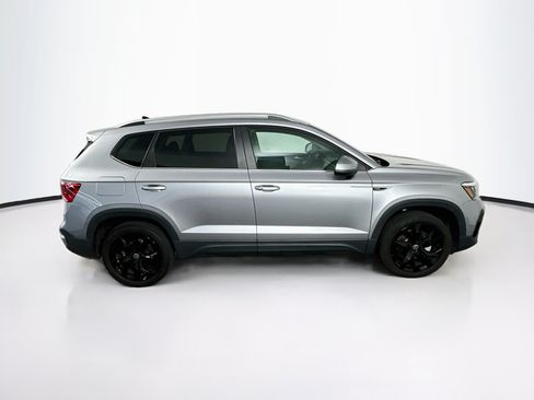 Used 2023 Volkswagen Taos SE w/ Black Wheel Package FWD image 10