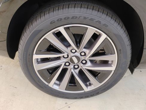 New 2026 Cadillac Vistiq Sport w/ LPO, Floor Liner Package image 12