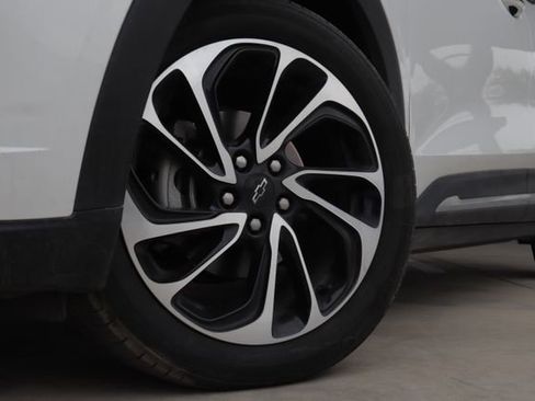 Used 2022 Chevrolet Bolt EUV Premier w/ Sun & Sound Package image 2