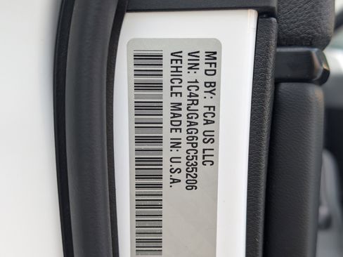 Used 2023 Jeep Grand Cherokee Laredo w/ Trailer Tow Prep Group (B) RWD image 35