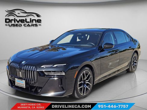 Used 2025 BMW 740i image 11