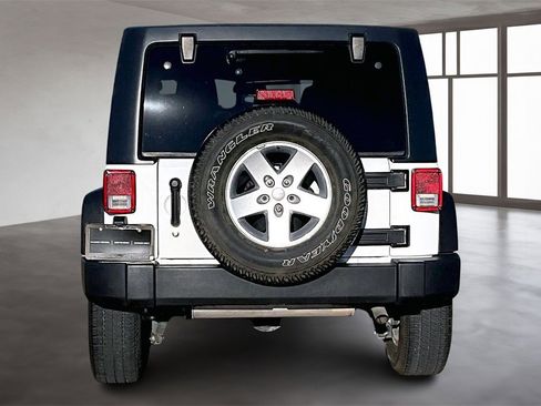 Used 2018 Jeep Wrangler Unlimited Sport S image 4