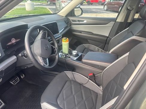 Used 2024 Volkswagen Atlas Peak Edition SE AWD/4WD image 7
