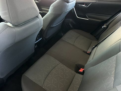 Used 2025 Toyota RAV4 XLE FWD image 11