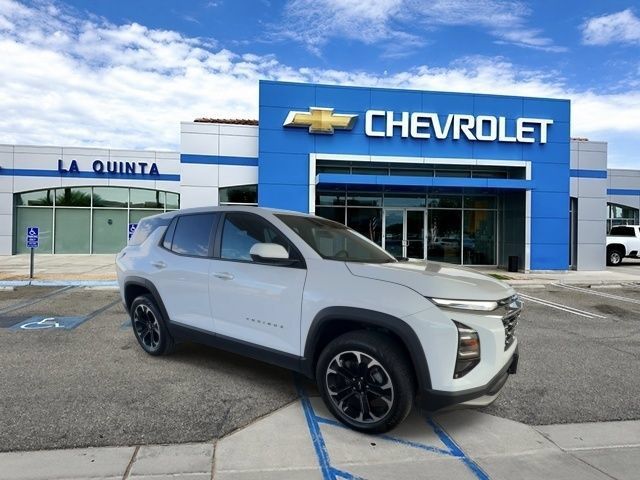 Used 2025 Chevrolet Equinox LT FWD image 2