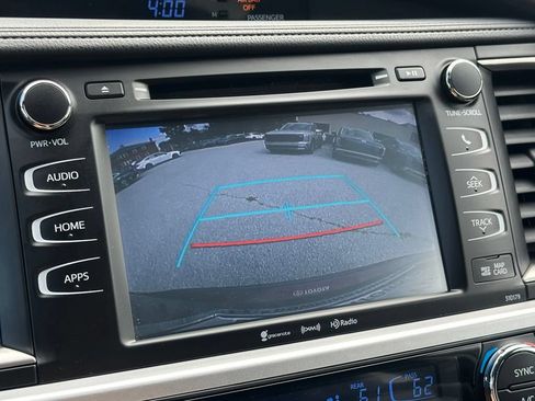 Used 2017 Toyota Highlander XLE AWD/4WD image 26