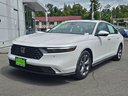 Used 2023 Honda Accord EX-L image 3