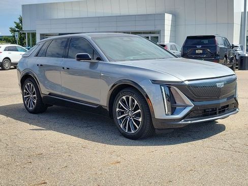 Used 2024 Cadillac Lyriq Sport w/ LPO, Floor Liner Package AWD/4WD image 2