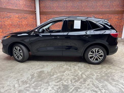 Used 2022 Ford Escape SEL w/ Technology Package image 2