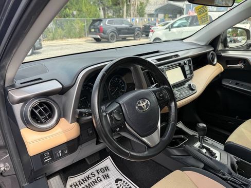 Used 2018 Toyota RAV4 XLE FWD image 11