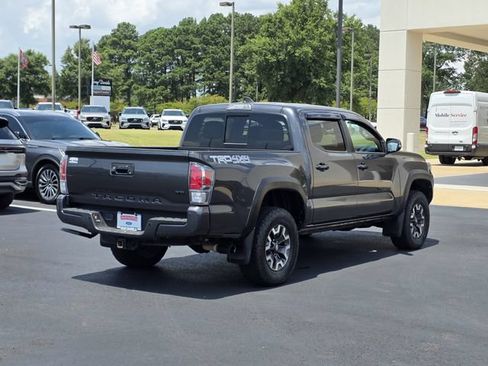 Used 2020 Toyota Tacoma TRD Off-Road w/ Advanced Technology Package AWD/4WD image 4