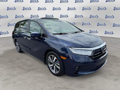Used 2023 Honda Odyssey Touring image 2