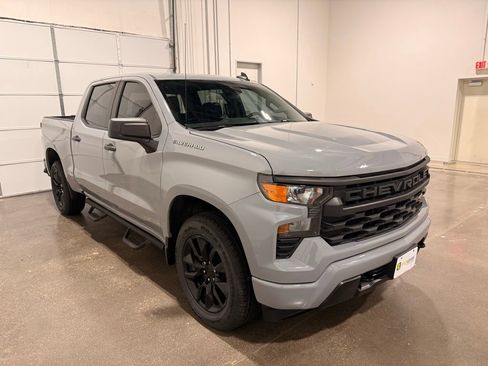 Used 2024 Chevrolet Silverado 1500 Custom image 3