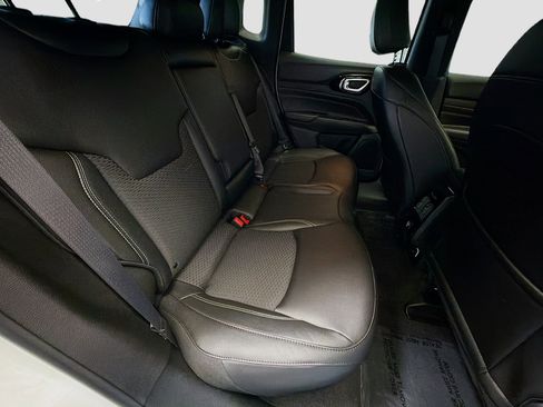 Used 2024 Jeep Compass Latitude w/ Altitude Special Edition image 14