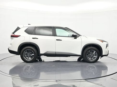 Certified 2024 Nissan Rogue S FWD image 4