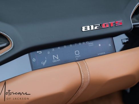 Used 2022 Ferrari 812 GTS image 19