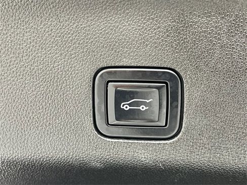 Used 2022 GMC Yukon XL AT4 w/ Max Trailering Package image 19