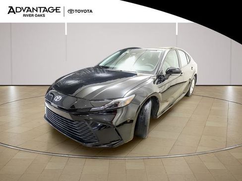 Certified 2025 Toyota Camry LE FWD image 4