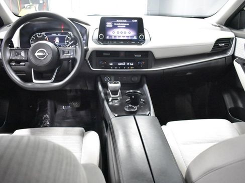 Certified 2023 Nissan Rogue SV image 12