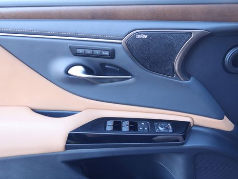 Used 2025 Lexus ES 350 Ultra Luxury image 12