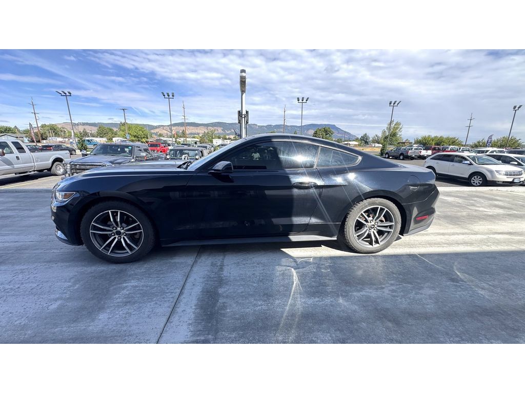 Used 2016 Ford Mustang Premium RWD image 4