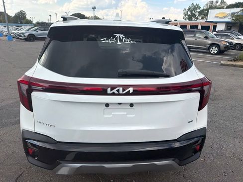 Used 2025 Kia Seltos EX w/ EX Sunroof Package AWD/4WD image 4