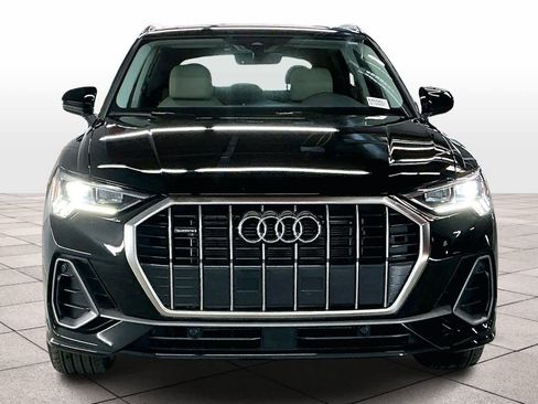 Certified 2025 Audi Q3 2.0T Premium w/ Convenience Package image 3