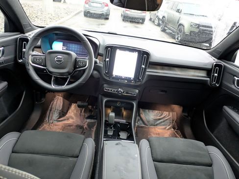 Certified 2023 Volvo C40 P8 Recharge Plus image 26