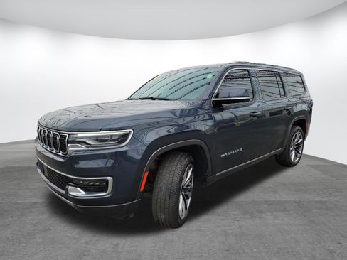 Used 2022 Jeep Wagoneer Series III w/ Premium Group I AWD/4WD image 3